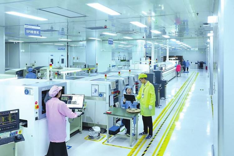 2月24日,长治市卓怡恒通信息安全,工作人员正在忙碌着